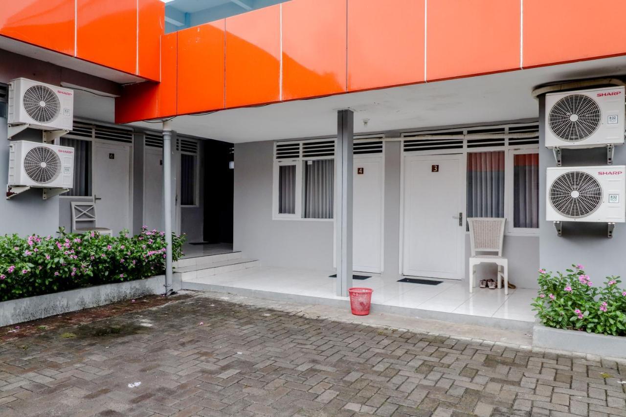 Ratu Guesthouse Sleman  Exteriör bild